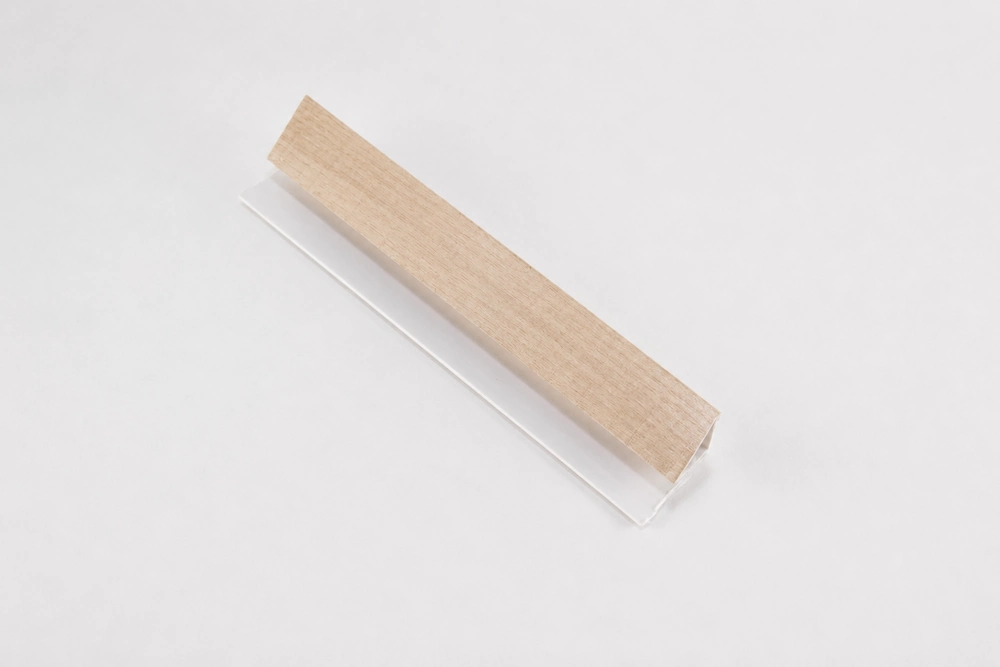 Cantonera de PVC color nogal